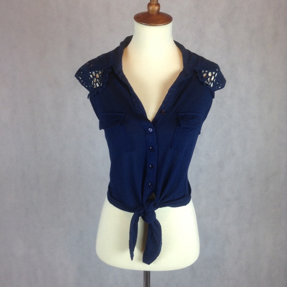 Button Down Front Tie Crop Top